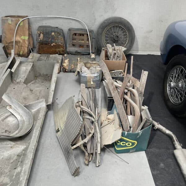 220526 1954 Aston Martin DB2 Parts Collected from Lille 7