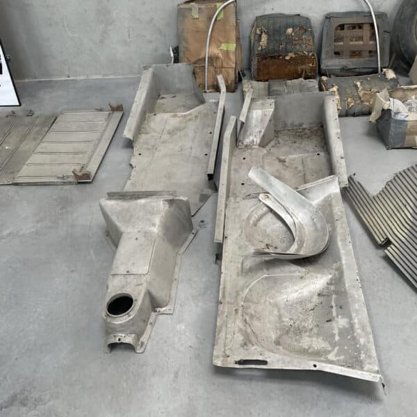 220526 1954 Aston Martin DB2 Parts Collected from Lille 8