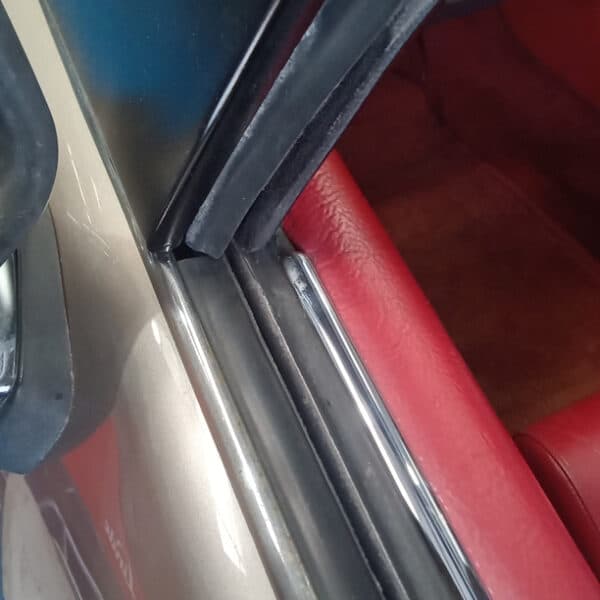 220526 1991 Jaguar XJS Wind Noise 2 4