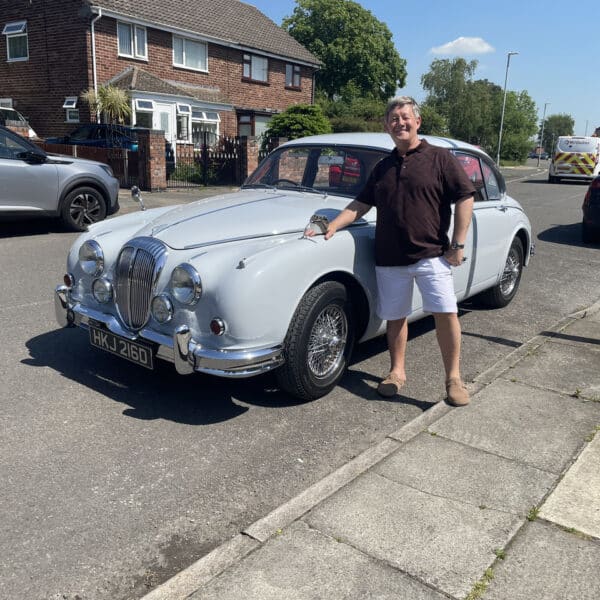 260526 1966 Daimler 250 V8 Winner