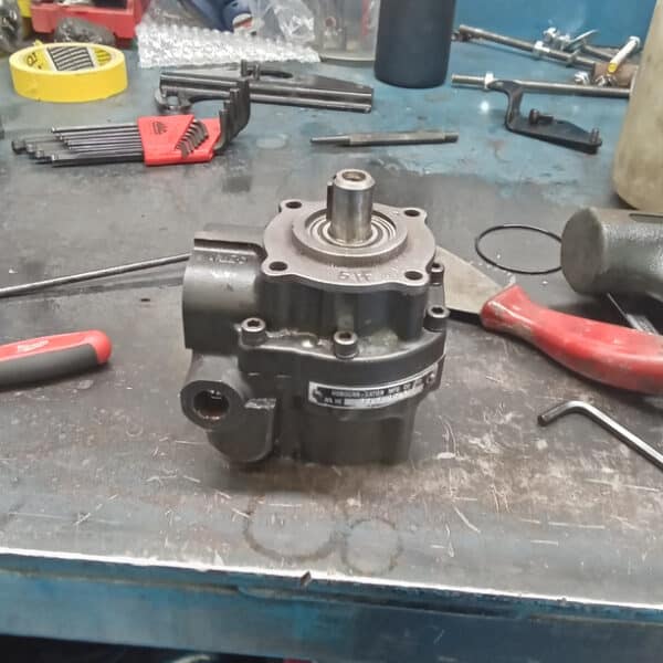260526 1972 Rover P6 4500S Power Steering Pump 12