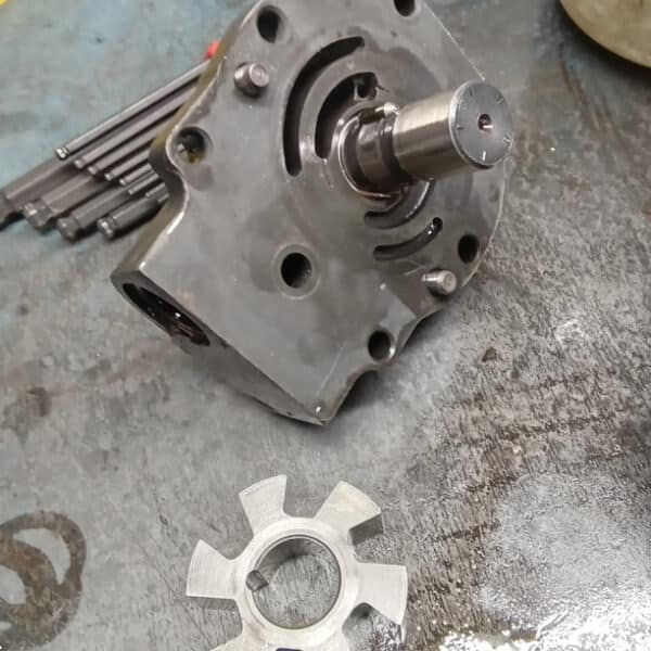 260526 1972 Rover P6 4500S Power Steering Pump 19