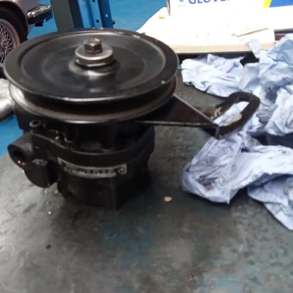 260526 1972 Rover P6 4500S Power Steering Pump 2