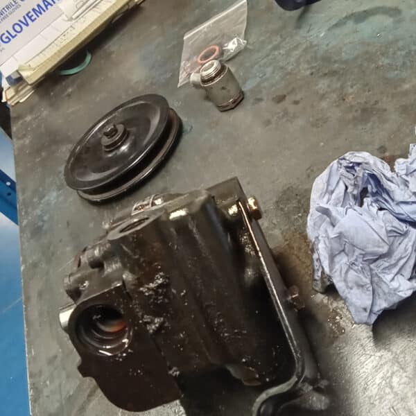 260526 1972 Rover P6 4500S Power Steering Pump 23