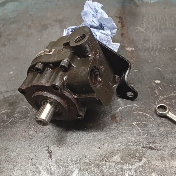 260526 1972 Rover P6 4500S Power Steering Pump 26