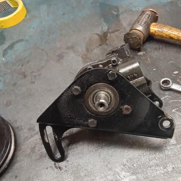 260526 1972 Rover P6 4500S Power Steering Pump 28
