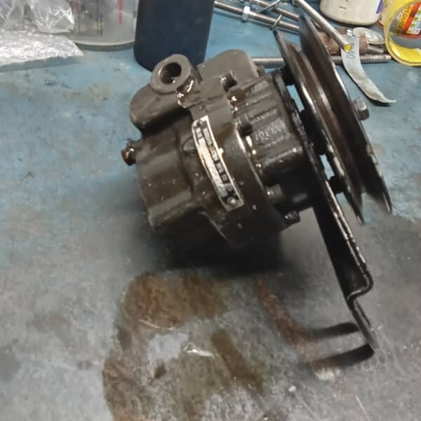 260526 1972 Rover P6 4500S Power Steering Pump 29