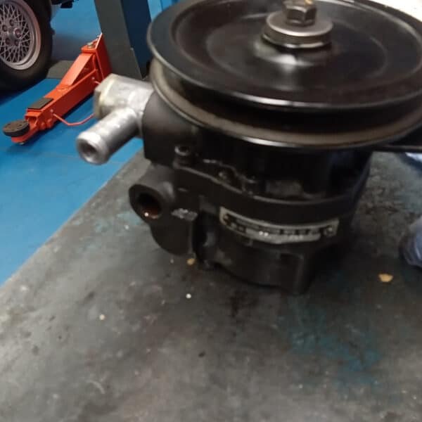 260526 1972 Rover P6 4500S Power Steering Pump 3