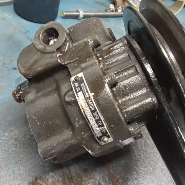 260526 1972 Rover P6 4500S Power Steering Pump 30