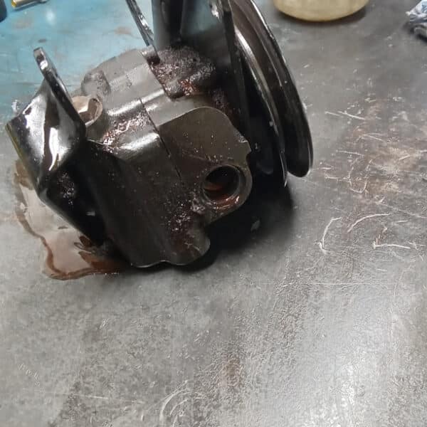 260526 1972 Rover P6 4500S Power Steering Pump 31