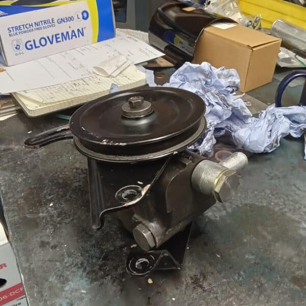 260526 1972 Rover P6 4500S Power Steering Pump 7