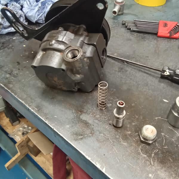 260526 1972 Rover P6 4500S Power Steering Pump 8
