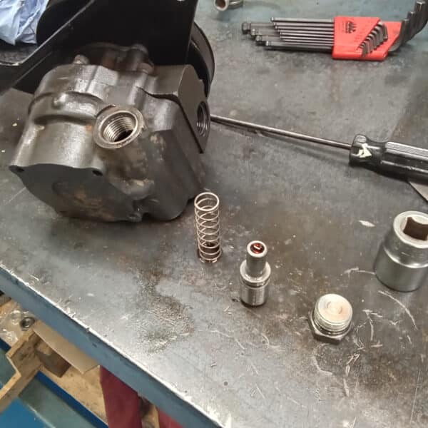 260526 1972 Rover P6 4500S Power Steering Pump 9