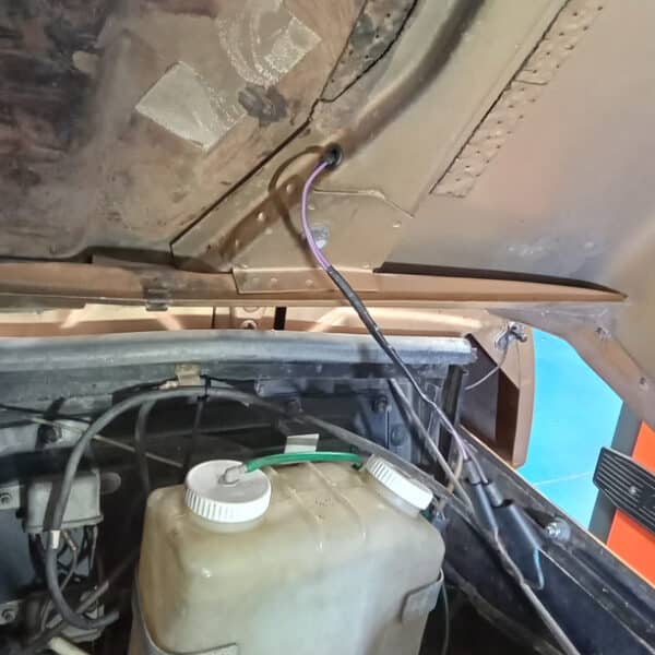 270526 1982 Range Rover In Vogue Under Bonnet Wiring 3