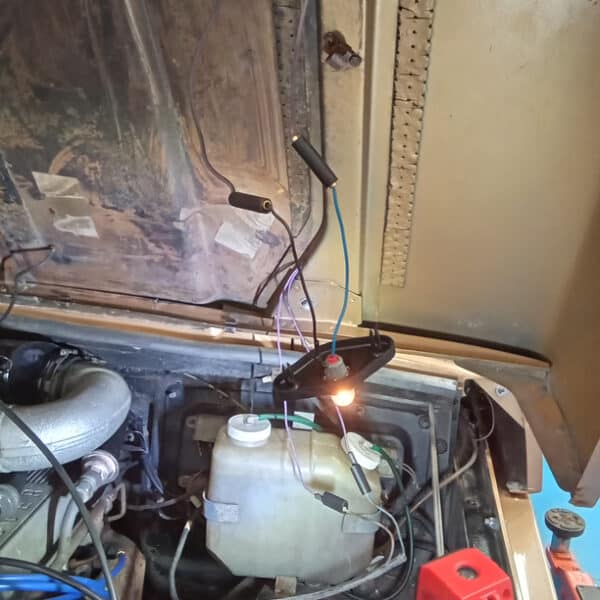 270526 1982 Range Rover In Vogue Under Bonnet Wiring 4