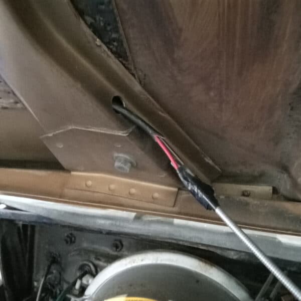 280526 1982 Range Rover Under Bonnet Lights Bonnet Lagging 11