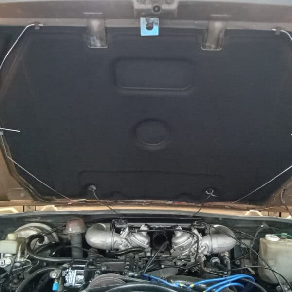 280526 1982 Range Rover Under Bonnet Lights Bonnet Lagging 2