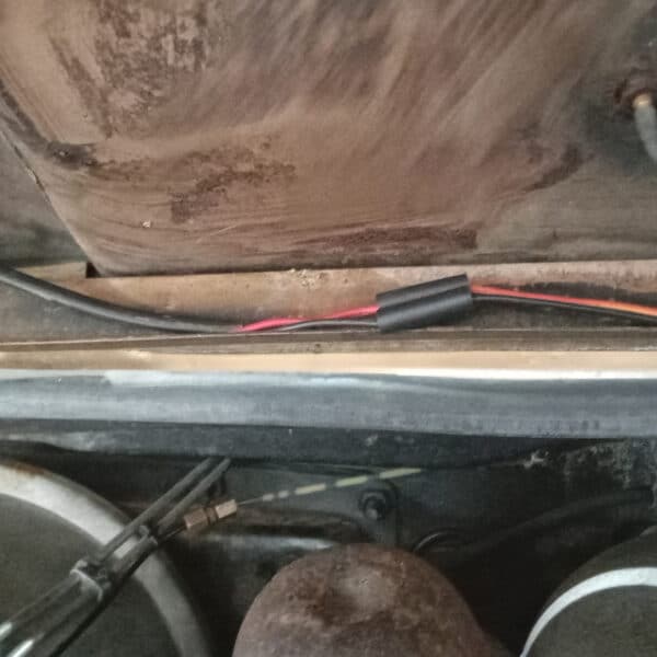 280526 1982 Range Rover Under Bonnet Lights Bonnet Lagging 7