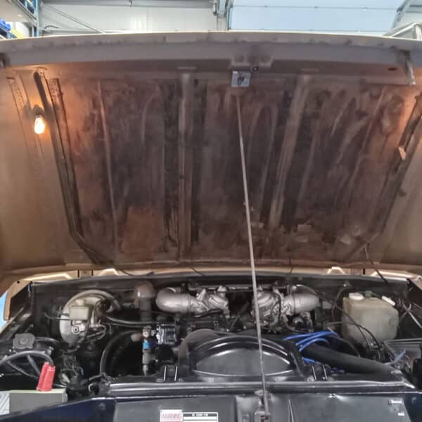 280526 1982 Range Rover Under Bonnet Lights Bonnet Lagging 8