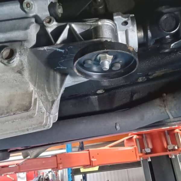 280526 1995 Aston Martin DB7 Repairs 14