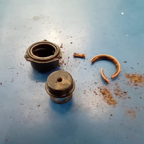 280526 1995 Aston Martin DB7 Repairs 15