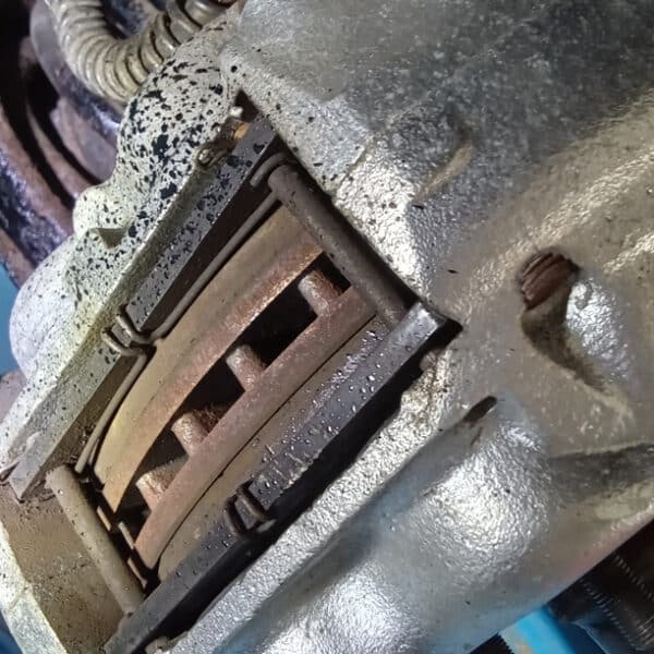 280526 1995 Aston Martin DB7 Repairs 7