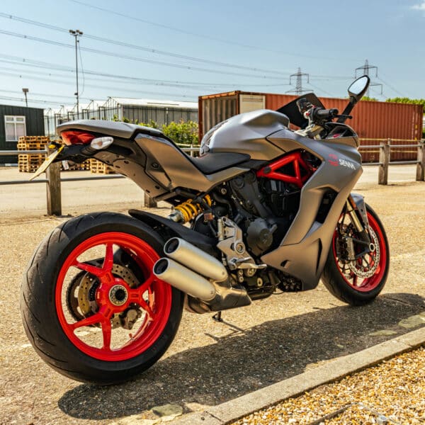 Ducati SuperSport Senna 8
