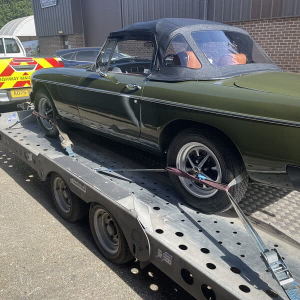 010626 1975 MG B Roadster Loaded for Winner