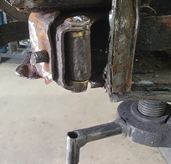 020626 1958 Rover 90 Door Hinge Rust Repair 5