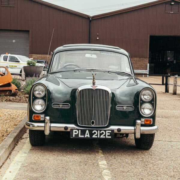 020626 1967 Alvis TF21 Arrival 3