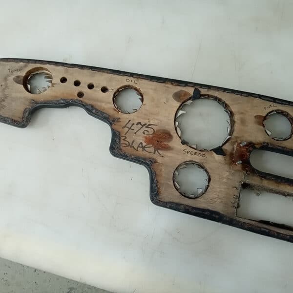 020626 1980 TVR 300S Dash Retrimmed and Radio Hole Filled 28