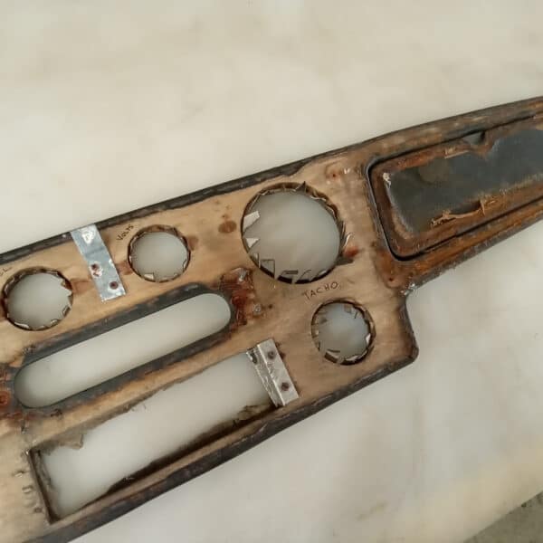 020626 1980 TVR 300S Dash Retrimmed and Radio Hole Filled 29