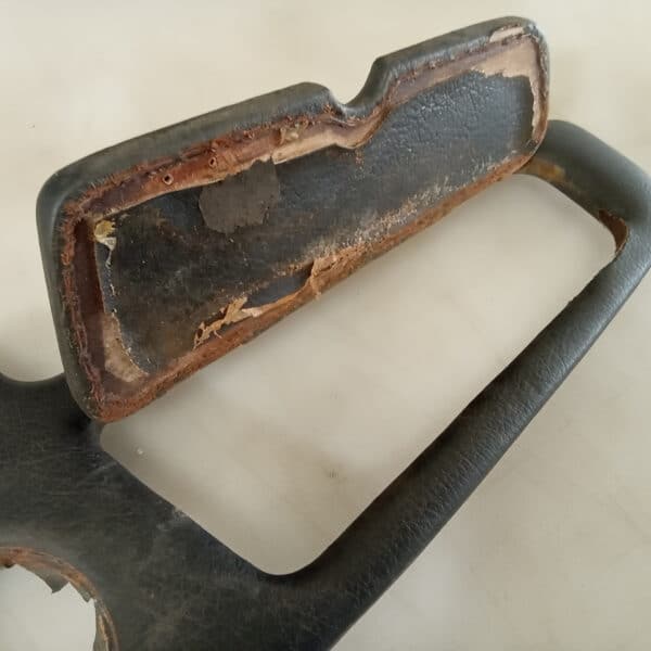 020626 1980 TVR 300S Dash Retrimmed and Radio Hole Filled 31