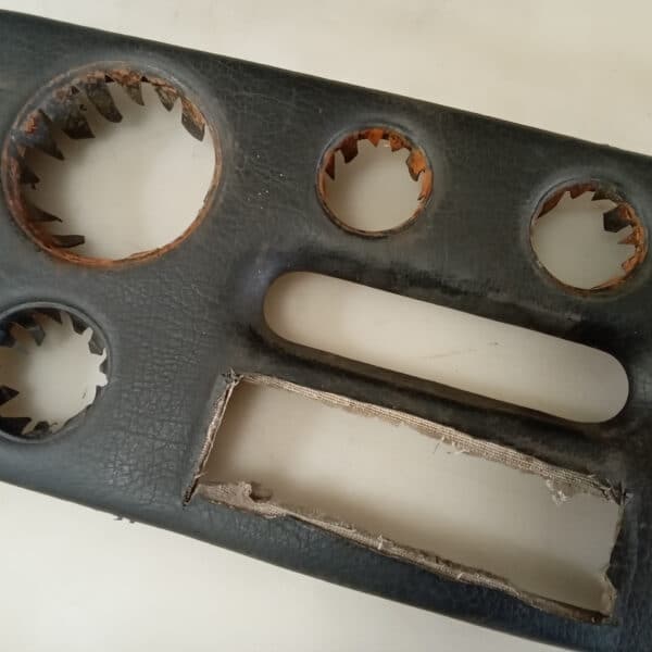 020626 1980 TVR 300S Dash Retrimmed and Radio Hole Filled 34