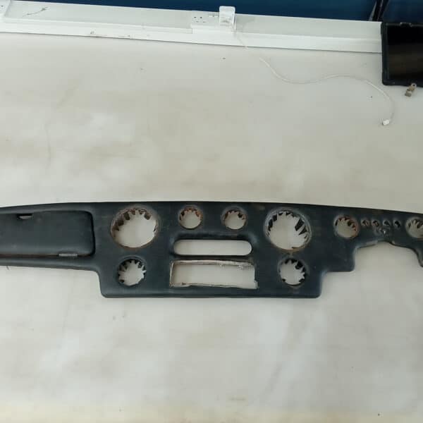 020626 1980 TVR 300S Dash Retrimmed and Radio Hole Filled 35