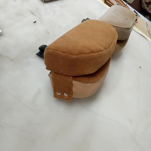 020626 1982 Range Rover In Vogue Loadspace Carpet Headrests and Cushions Retrimmed 3