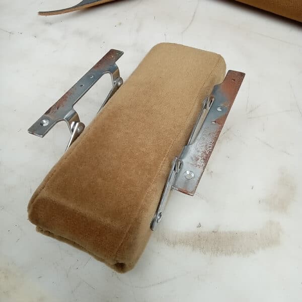 020626 1982 Range Rover In Vogue Rear Armrest 31