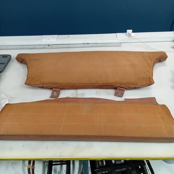 020626 1982 Range Rover In Vogue Seat Teardown 13
