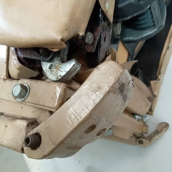 020626 1982 Range Rover In Vogue Seat Teardown 18