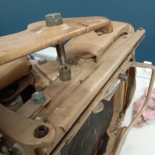 020626 1982 Range Rover In Vogue Seat Teardown 20