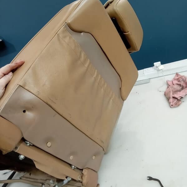 020626 1982 Range Rover In Vogue Seat Teardown 21
