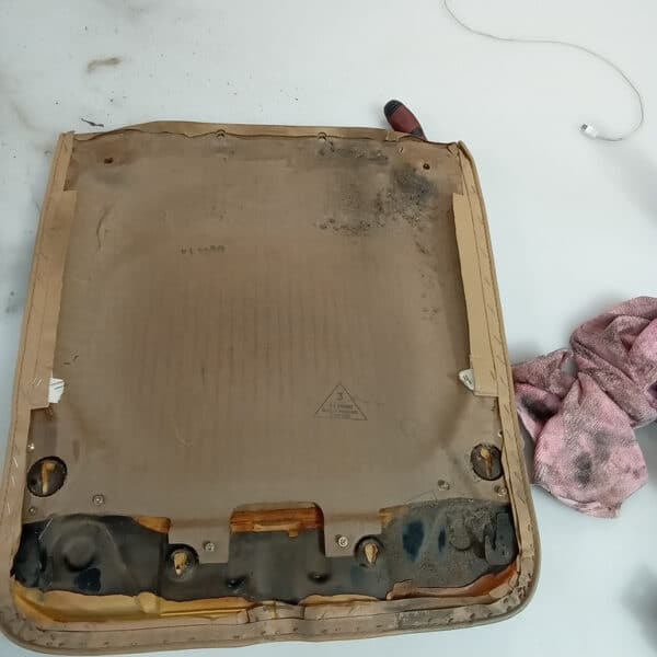 020626 1982 Range Rover In Vogue Seat Teardown 24