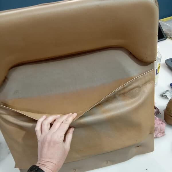 020626 1982 Range Rover In Vogue Seat Teardown 27