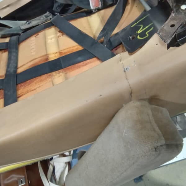 020626 1982 Range Rover In Vogue Seat Teardown 32