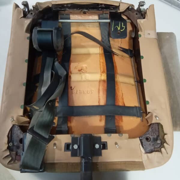 020626 1982 Range Rover In Vogue Seat Teardown 36
