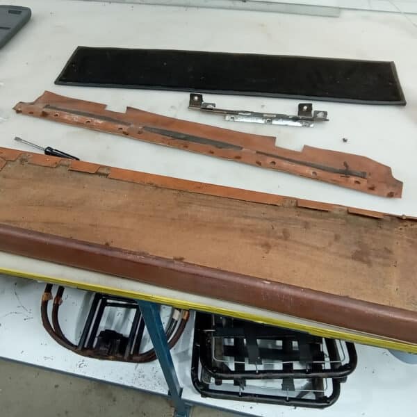 020626 1982 Range Rover In Vogue Seat Teardown 5