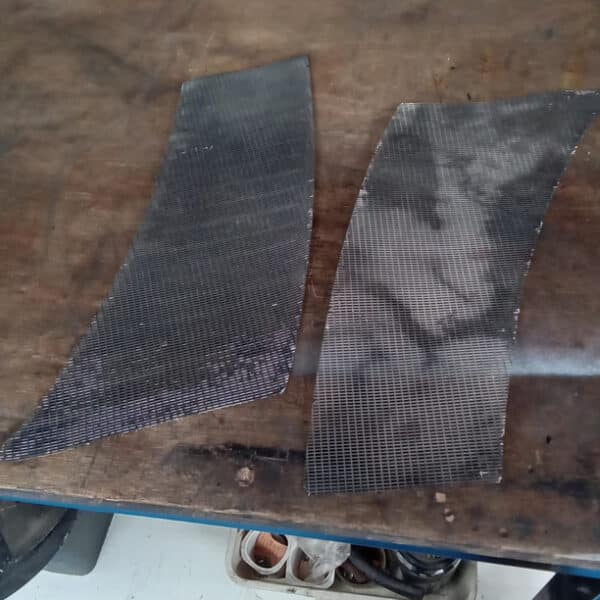 020626 1987 Mercedes 500SL Grille 2