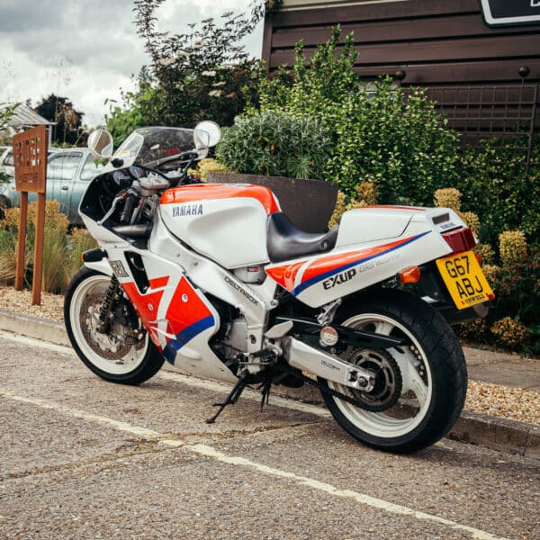 020626 1990 Yamaha FZR1000 Arrival 4