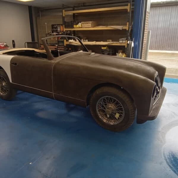 030626 1955 Aston Martin DB2 Drophead bonnet back on for levelling 4
