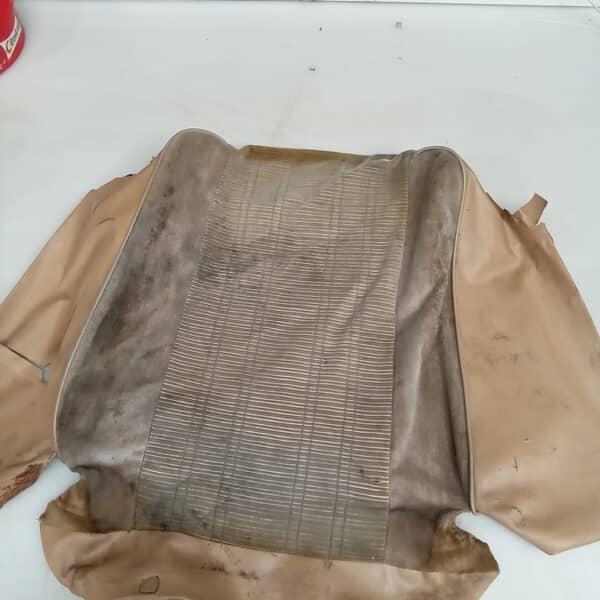 030626 1982 Range Rover In Vogue Front Seats Stripped Down 16